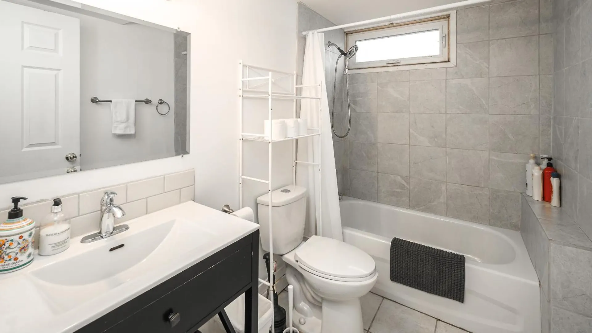 בית הארחה YYC V-Home By Heritage Park And Glenmore Reservoir
